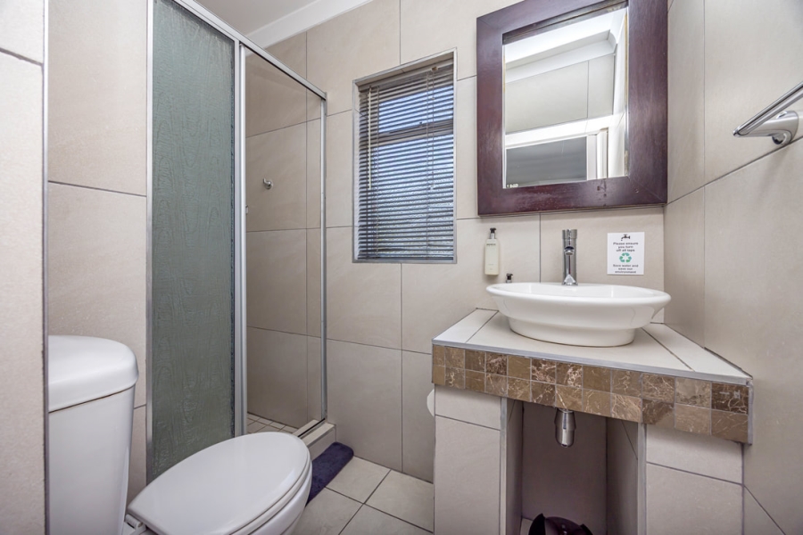 10 Bedroom Property for Sale in Plattekloof Western Cape